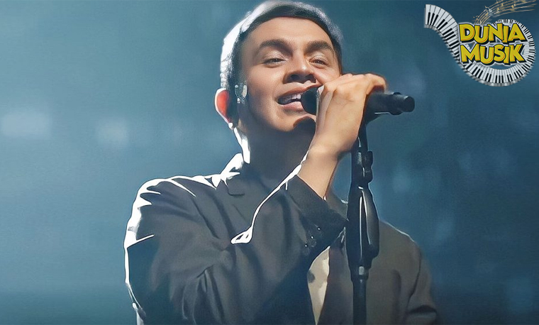 Tulus Penyanyi Keren dengan Lirik yang Menggugah Jiwa!Tulus Penyanyi Keren dengan Lirik yang Menggugah Jiwa!