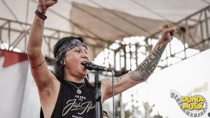 Roy Jeconiah Sang Penyanyi Keren dengan Pesona Unik!
