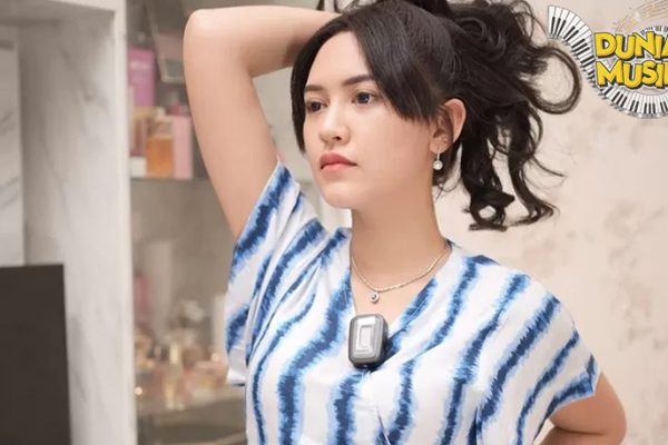 Happy Asmara Penyanyi Keren dengan Sentuhan Magis!