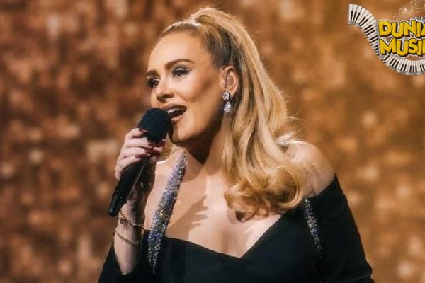 Adele Sang Ratu Ballad dengan Karisma Tak Tertandingi!
