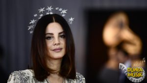 Lana Del Rey Penyanyi Misterius yang Bikin Musik Jadi Puisi!