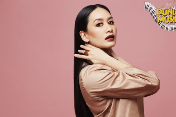 Marsha Milan Londoh Si Penyihir Nada dari Negeri Seberang! Marsha Milan Londoh Si Penyihir Nada dari NegeMarsha Milan Londoh Si Penyihir Nada dari Nege