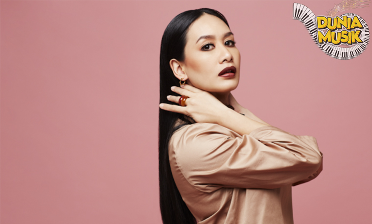 Marsha Milan Londoh Si Penyihir Nada dari NegeMarsha Milan Londoh Si Penyihir Nada dari Nege