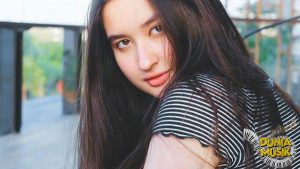 Stephanie Poetri Nyanyian Lugu yang Diam-diam Menguasai!