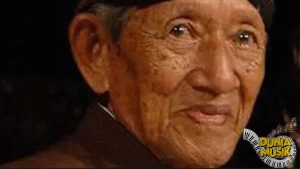 Penyanyi Gesang Martohartono 6 Jejak Musik yang Abadi