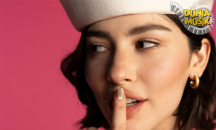 Gracie Abrams Suara Keren yang Bikin Kamu Nempel Terus!