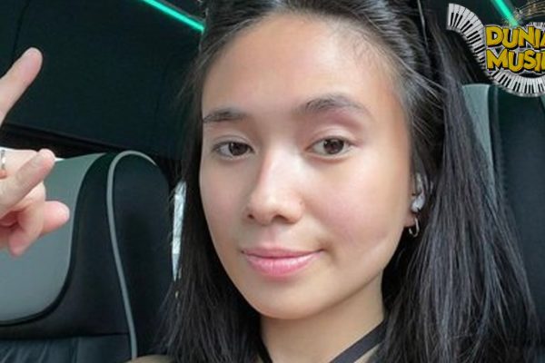 Niki Zefanya Sensasi 25 Musik Cantik dari Amerika Niki Zefanya Sensasi 25 Musik Cantik dari Amerika