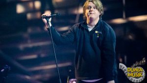 Lewis Capaldi Dari 1 Skotlandia ke Panggung Menawan
