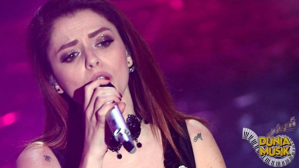 Annalisa Penyanyi Muda Italia yang Menginspirasi