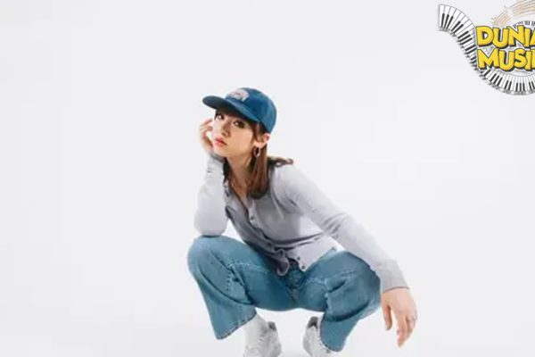 Jannine Weigel Si 4 Pemikat Hati Fans Musik Pop