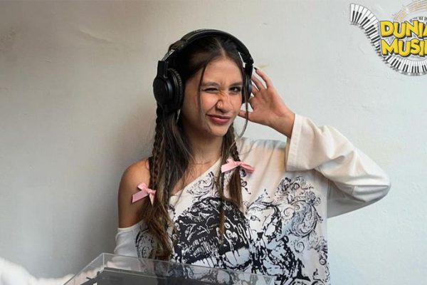 Rhea Asmara Musiknya Bikin Nagih2 Wajib Dengar!